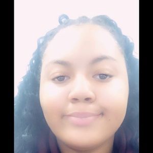 Meet your Posher, Chloe